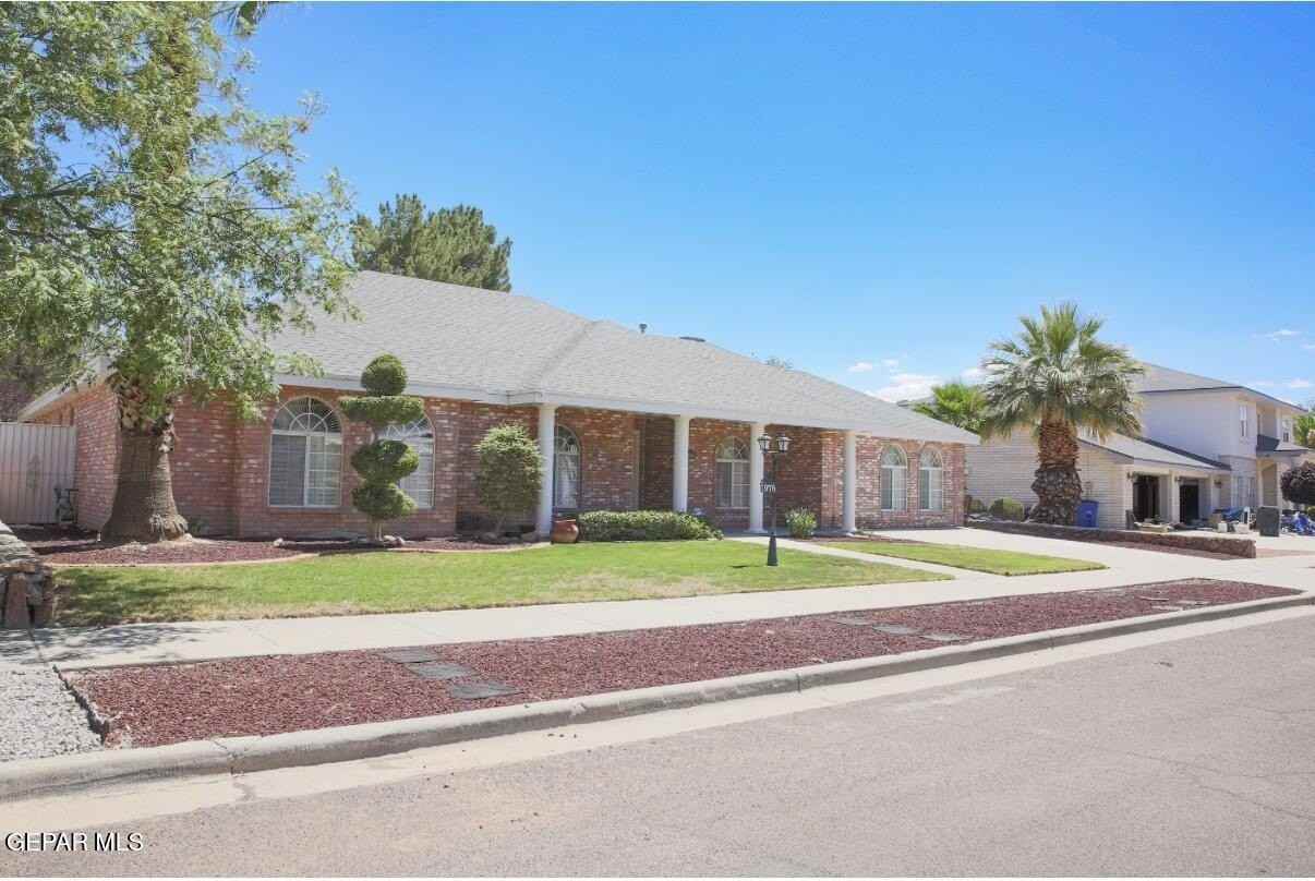 1978 Paseo Del Prado Drive - Photo 2 of 38