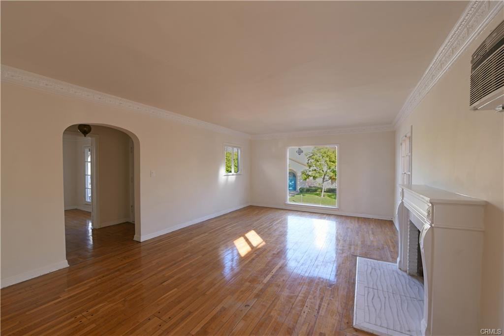 915 S Le Doux Rd - Photo 4 of 8