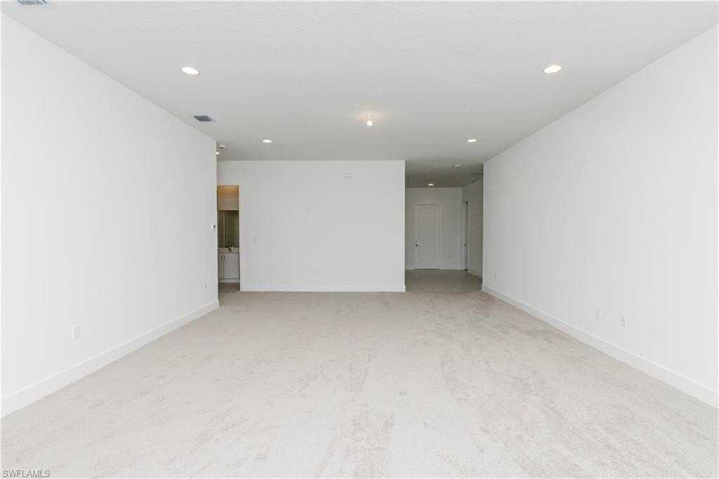 5114 Penella Avenue - Photo 3 of 47