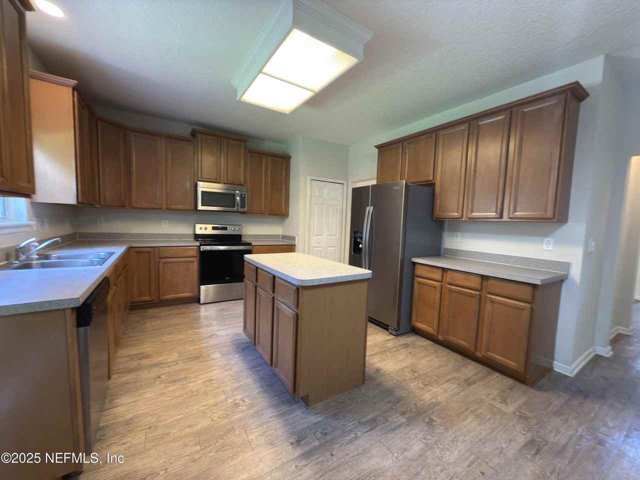 1324 Wekiva Way - Photo 7 of 42