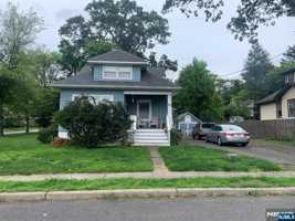 featured image of 33 Lincoln Pl