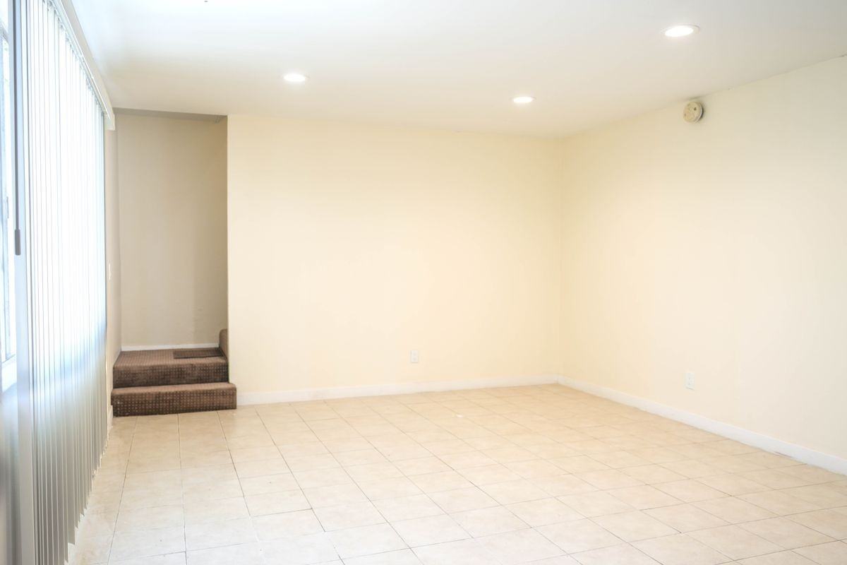 3063 Randolph St - Photo 3 of 22