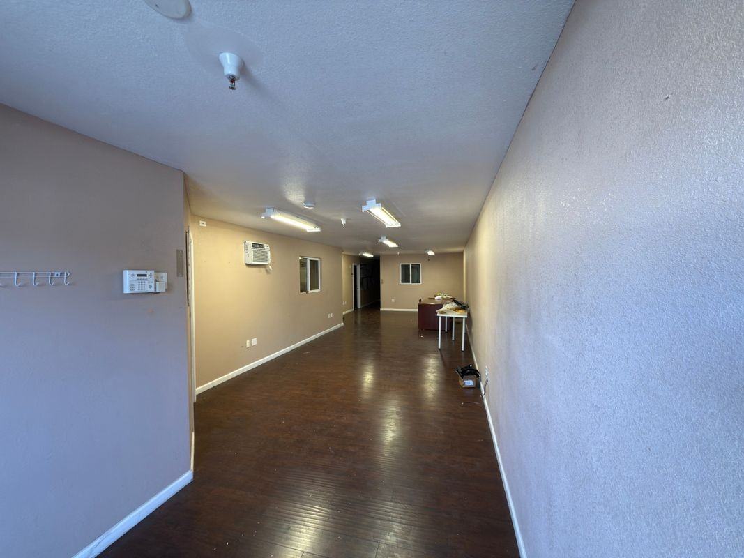 17814 Murphy Pkwy - Photo 3 of 10