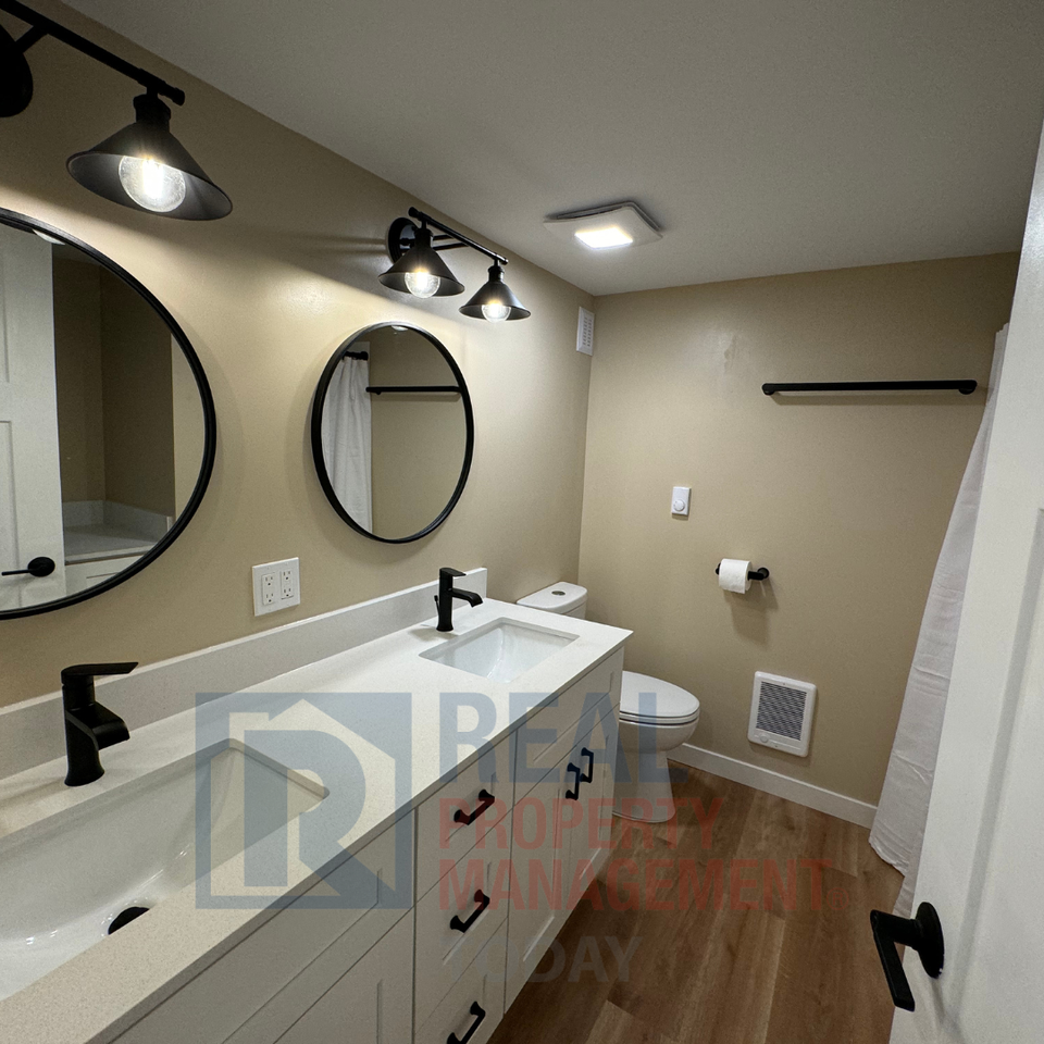 3204 S 9th St #B - Photo 7 of 10