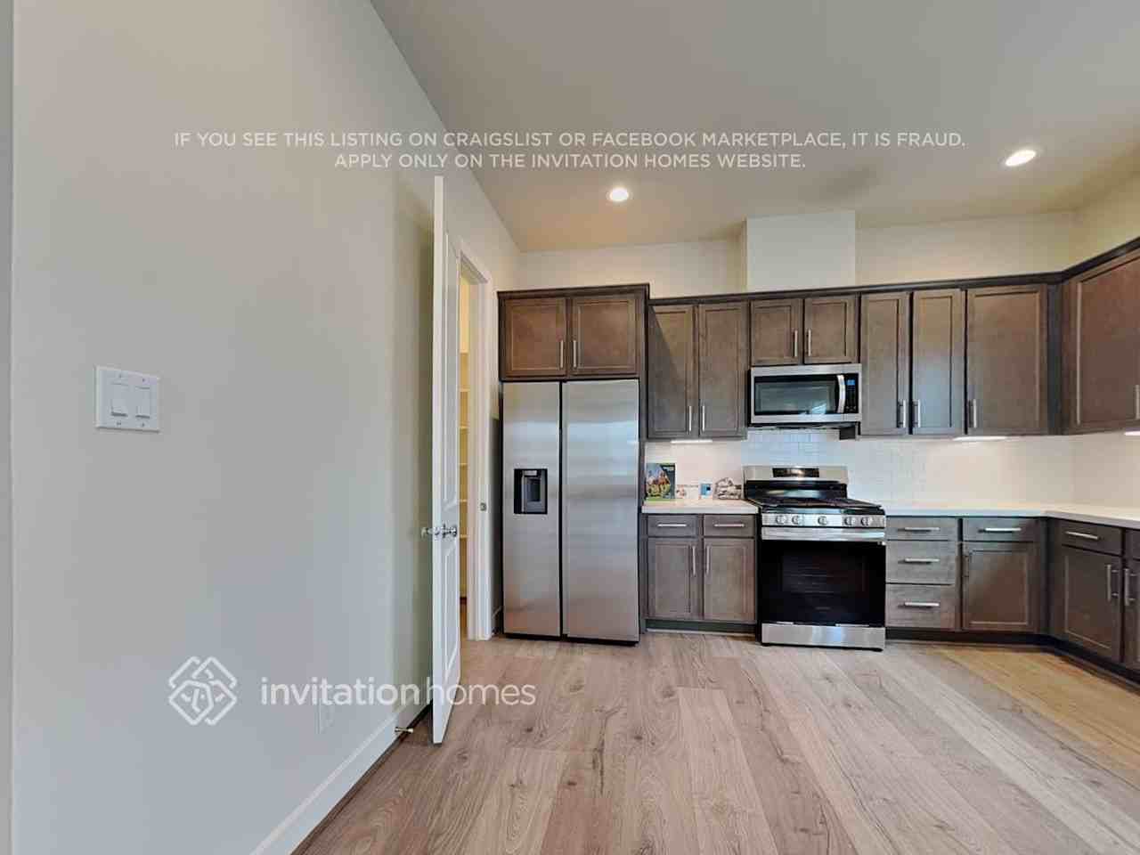 721 Wilshire Brook Lane - Photo 7 of 19