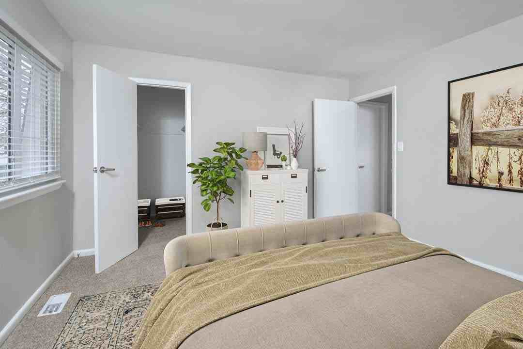 Hickory Point Townhomes - Photo 4 of 7