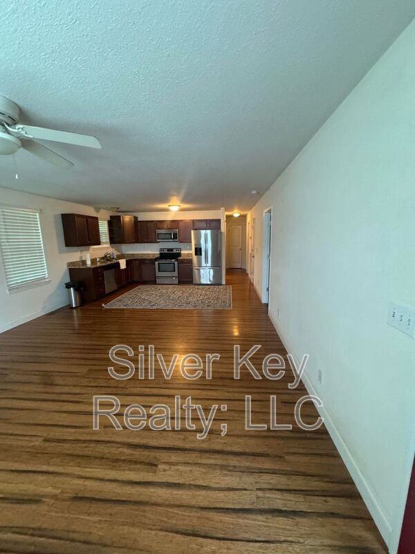 506 Dixon Ave - Photo 2 of 19