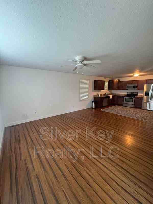 506 Dixon Ave - Photo 3 of 19