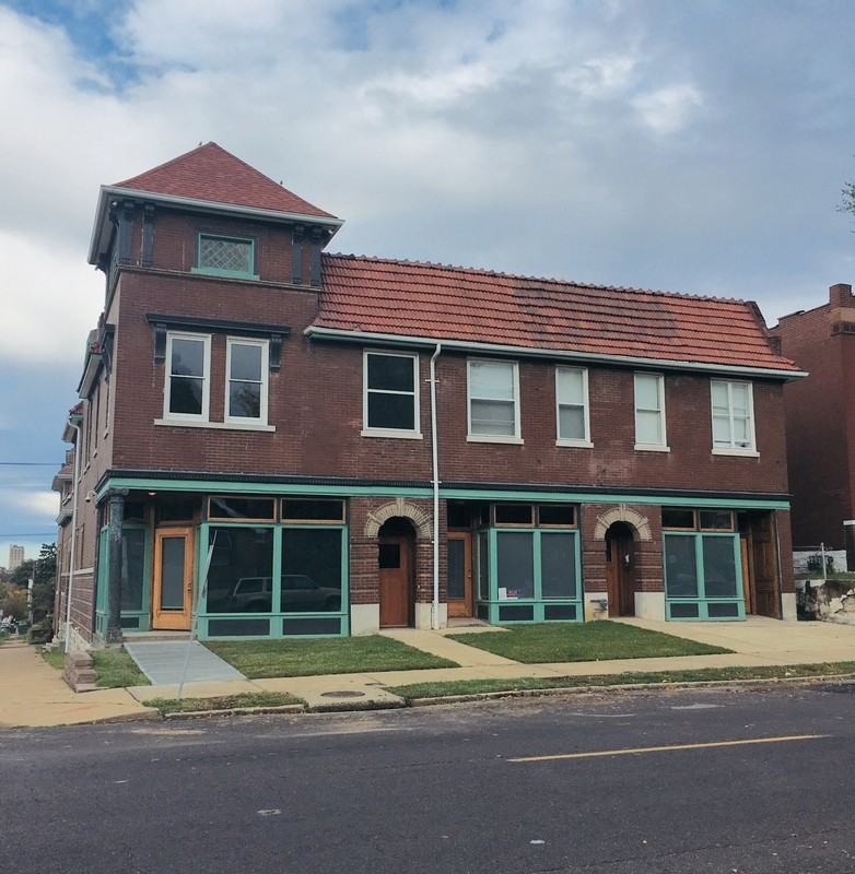 2807 Miami St - Photo 2 of 25