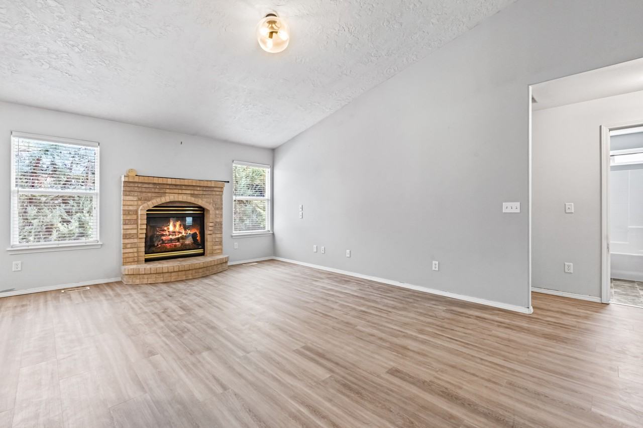 12366 W La Grange St - Photo 2 of 24