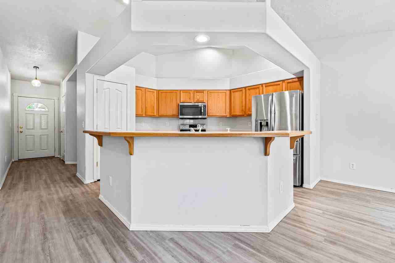 12366 W La Grange St - Photo 5 of 24