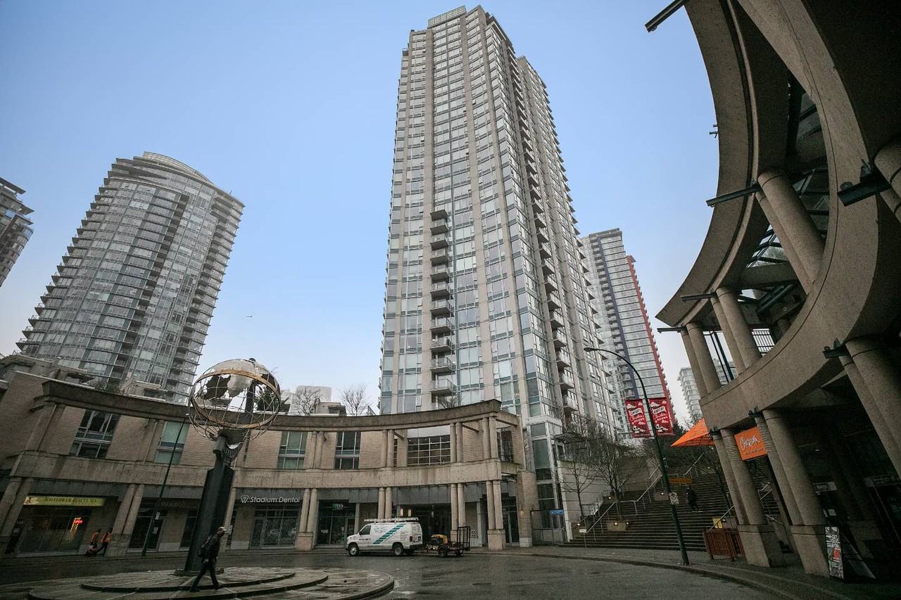 1907-188 Keefer Pl #1907 - Photo 3 of 16