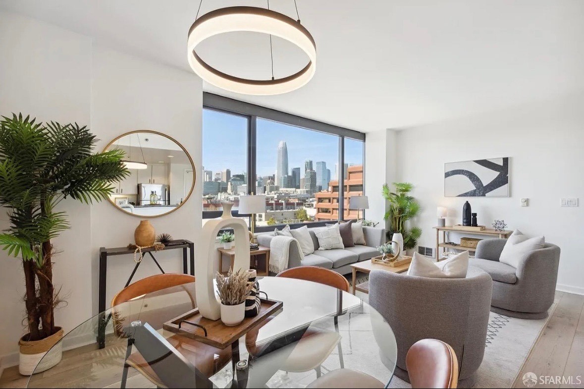 260 King Street #731 - Photo 3 of 10