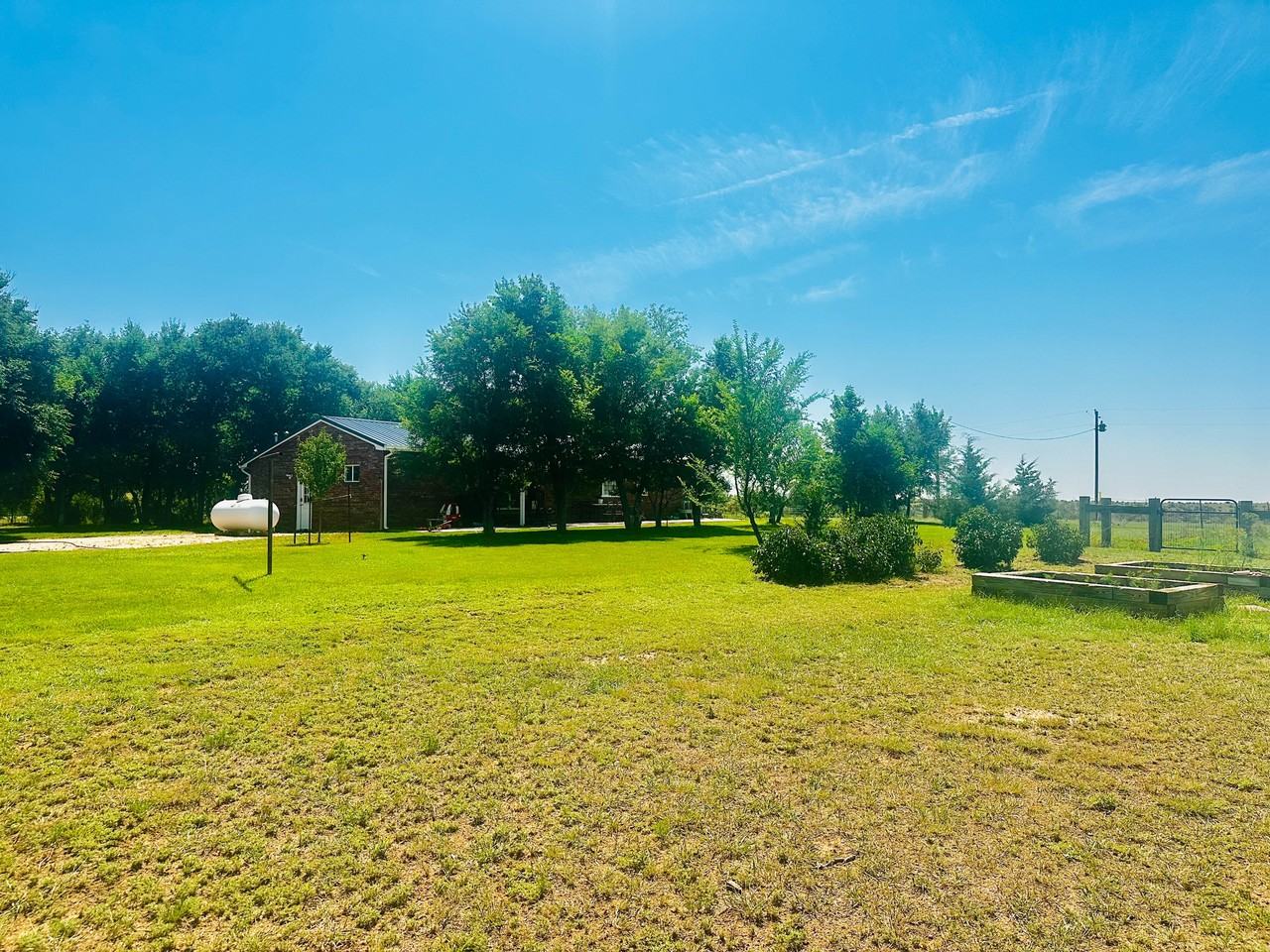 19230 Loop Rd #NA - Photo 3 of 49