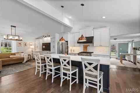 1715 Pine Hill Dr #NA - Photo 4 of 16