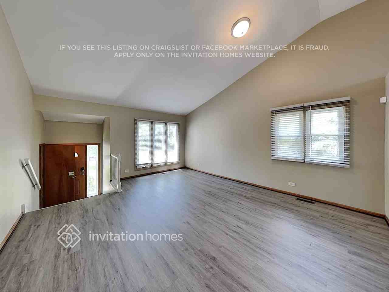 800 E Belmont Ave - Photo 7 of 18