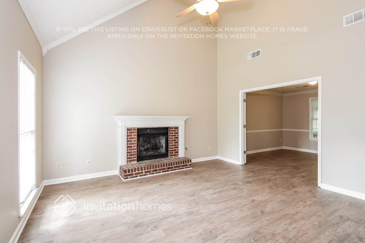 5690 Sugar Crossing Dr - Photo 4 of 18
