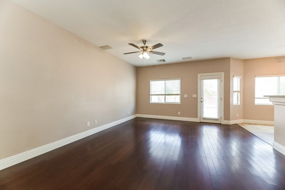 1748 Crow Creek Ave - Photo 6 of 17