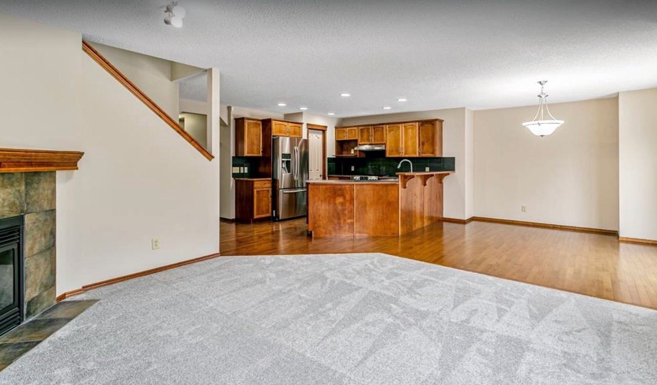 57 Eversyde Close Sw #1 - Photo 3 of 8