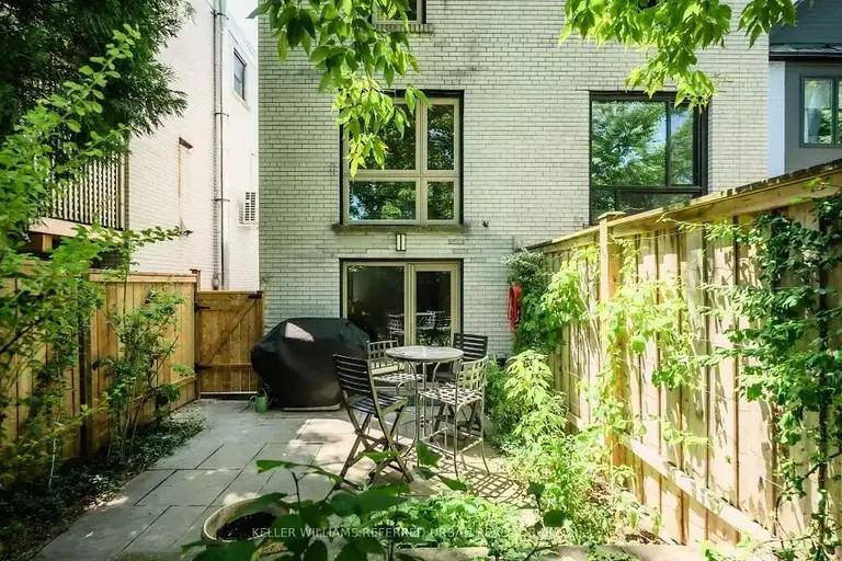 11 Sidney St - Photo 3 of 30
