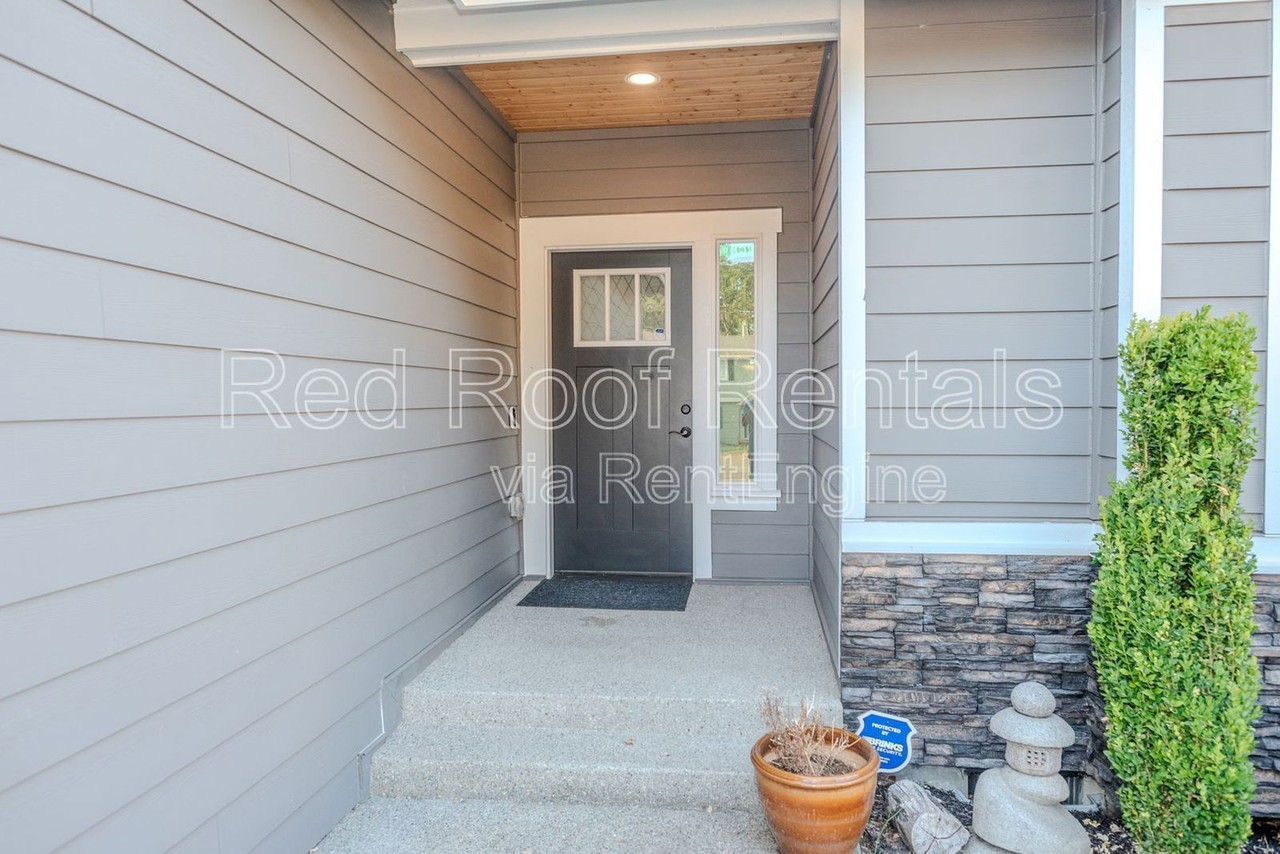 9209 Winona St Sw - Photo 4 of 35