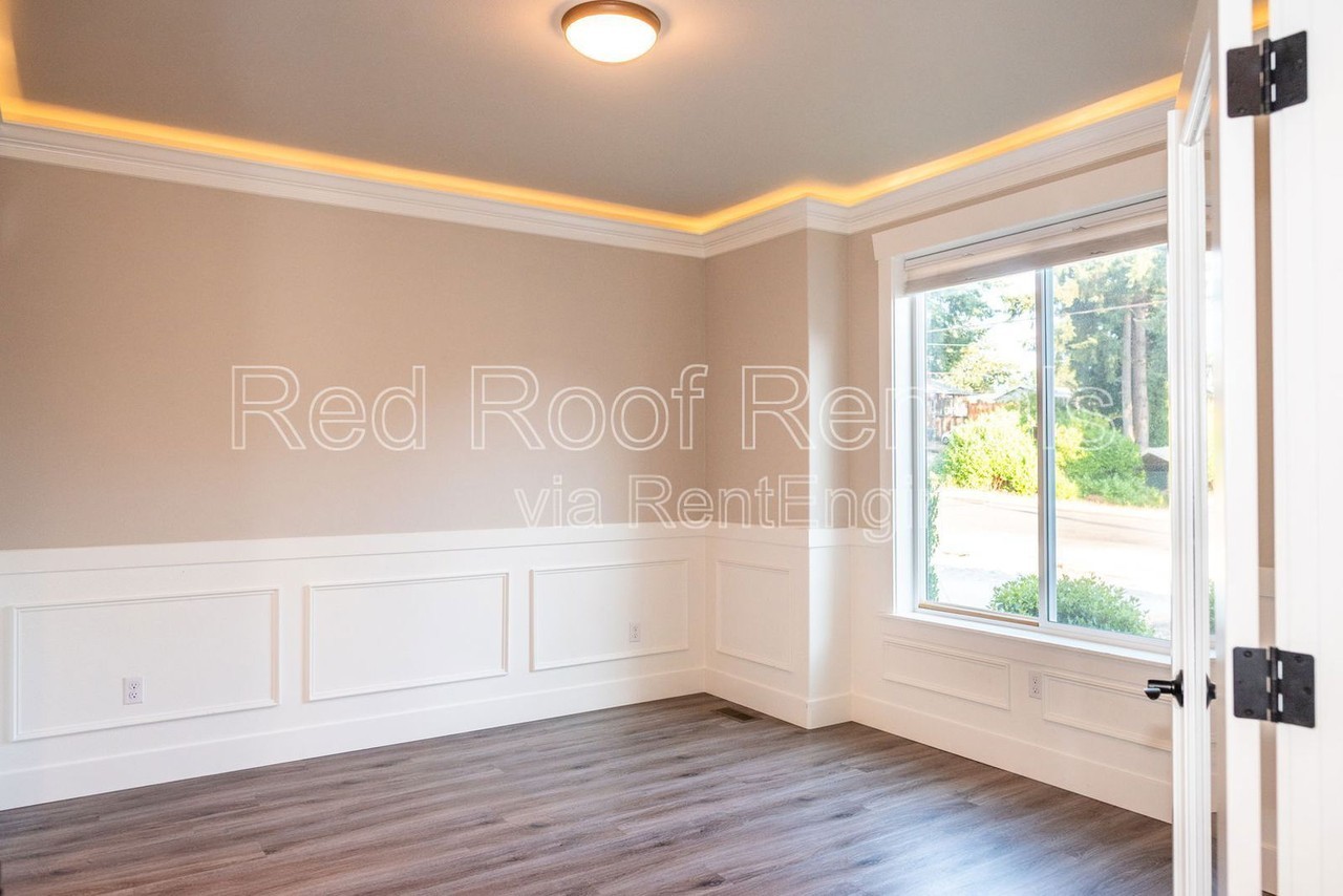 9209 Winona St Sw - Photo 6 of 35