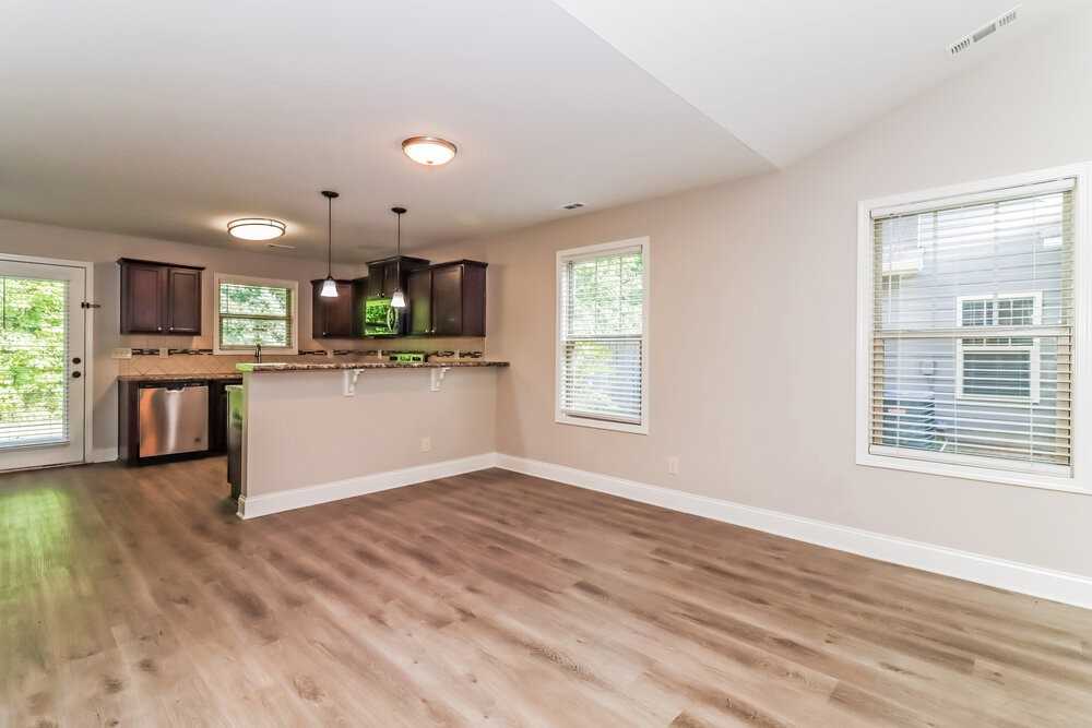 453 Charleston Pl - Photo 6 of 16