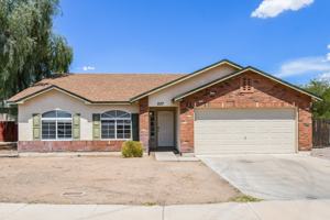 featured image of 527 N Bailey Cir