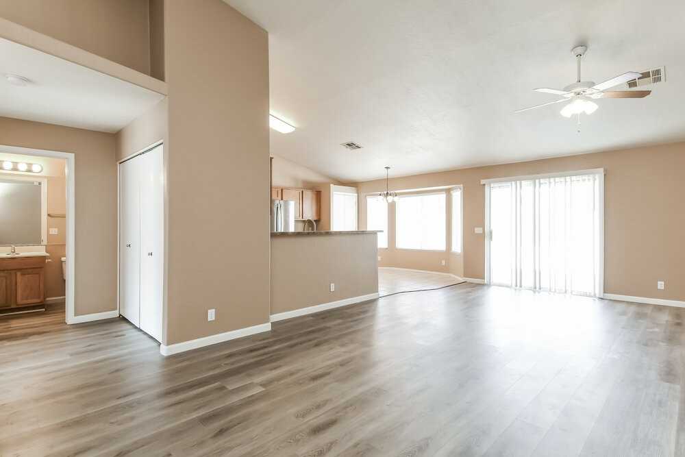 527 N Bailey Cir - Photo 5 of 16