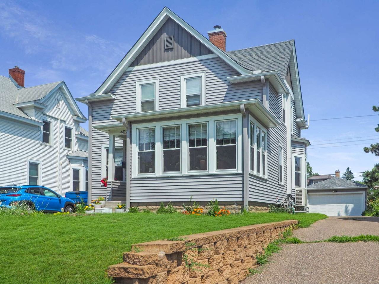 4025 Bryant Ave S - Photo 2 of 16