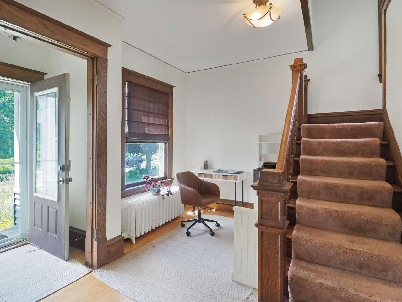 4025 Bryant Ave S - Photo 4 of 16