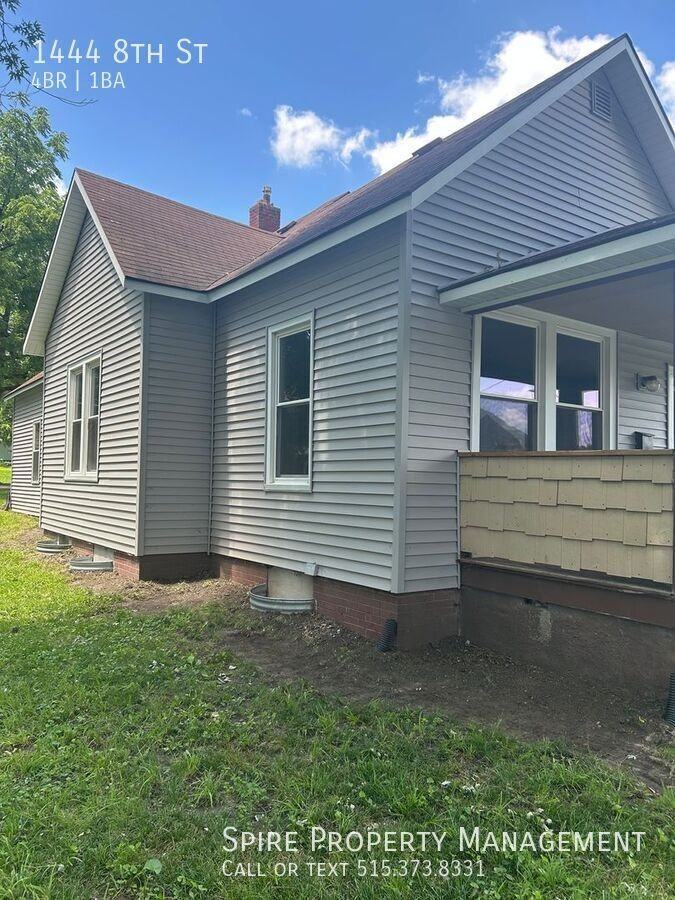 1444 8th St - Photo 3 of 10