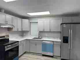 669 Thompson St #3 - Photo 1 of 1