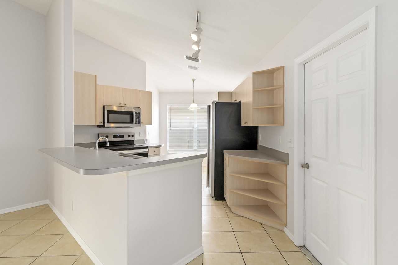 1612 Summer Breeze Way #NA - Photo 3 of 15