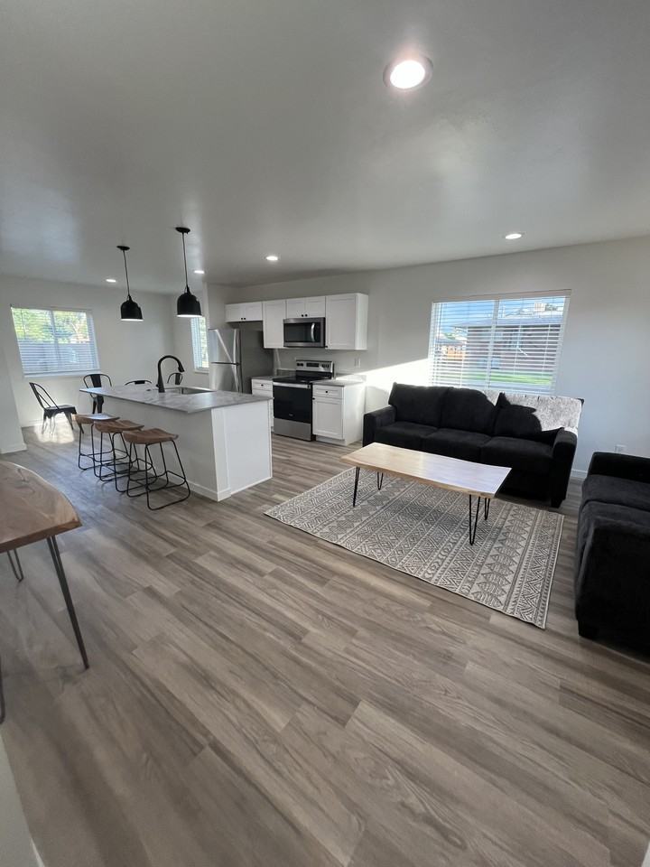 1320 Elm Avenue - Photo 2 of 3