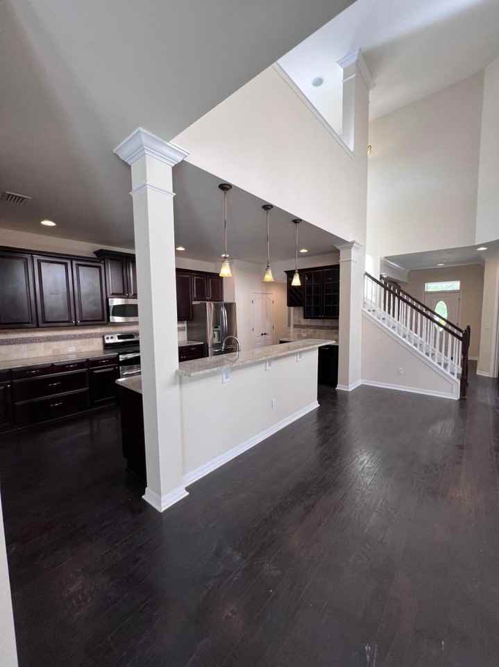 1523 Hanks Ave #NA - Photo 5 of 12