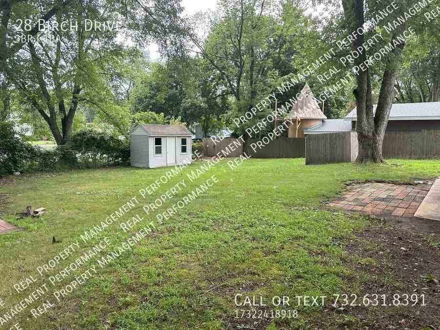 28 Birch Dr - Photo 2 of 14