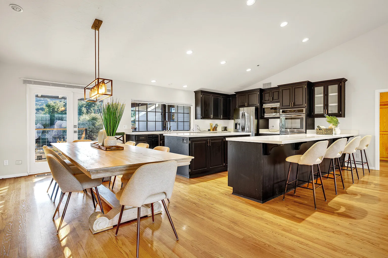 21245 Old Oak Rd - Photo 2 of 17