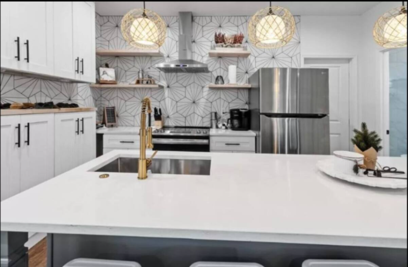 761 Welch St Sw - Photo 2 of 19