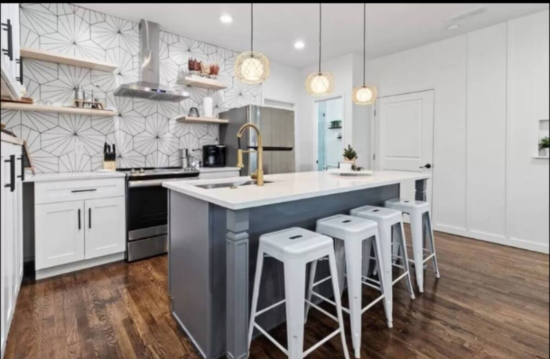 761 Welch St Sw - Photo 3 of 19