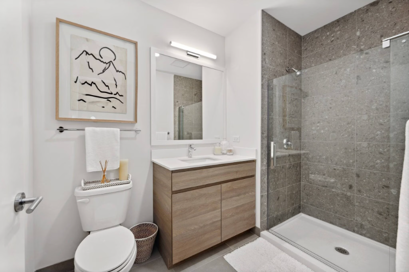 200 W Institute Pl - Photo 4 of 15