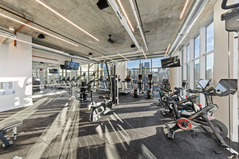 200 W Institute Pl - Photo 6 of 15