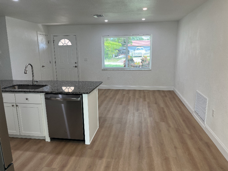 6250 Cecelia Dr - Photo 2 of 20