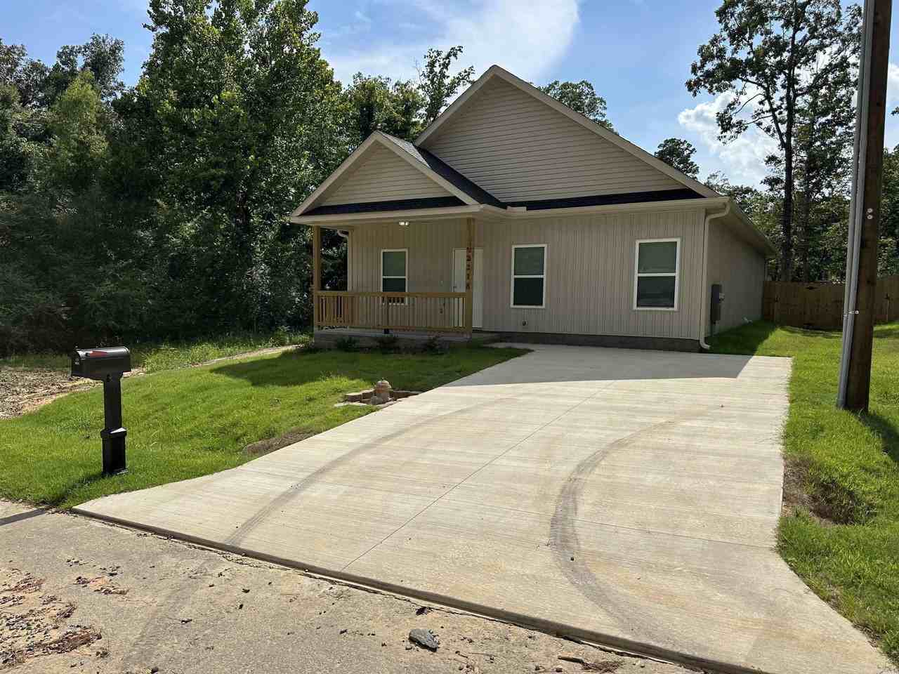 2218 Nichols Rd - Photo 2 of 35