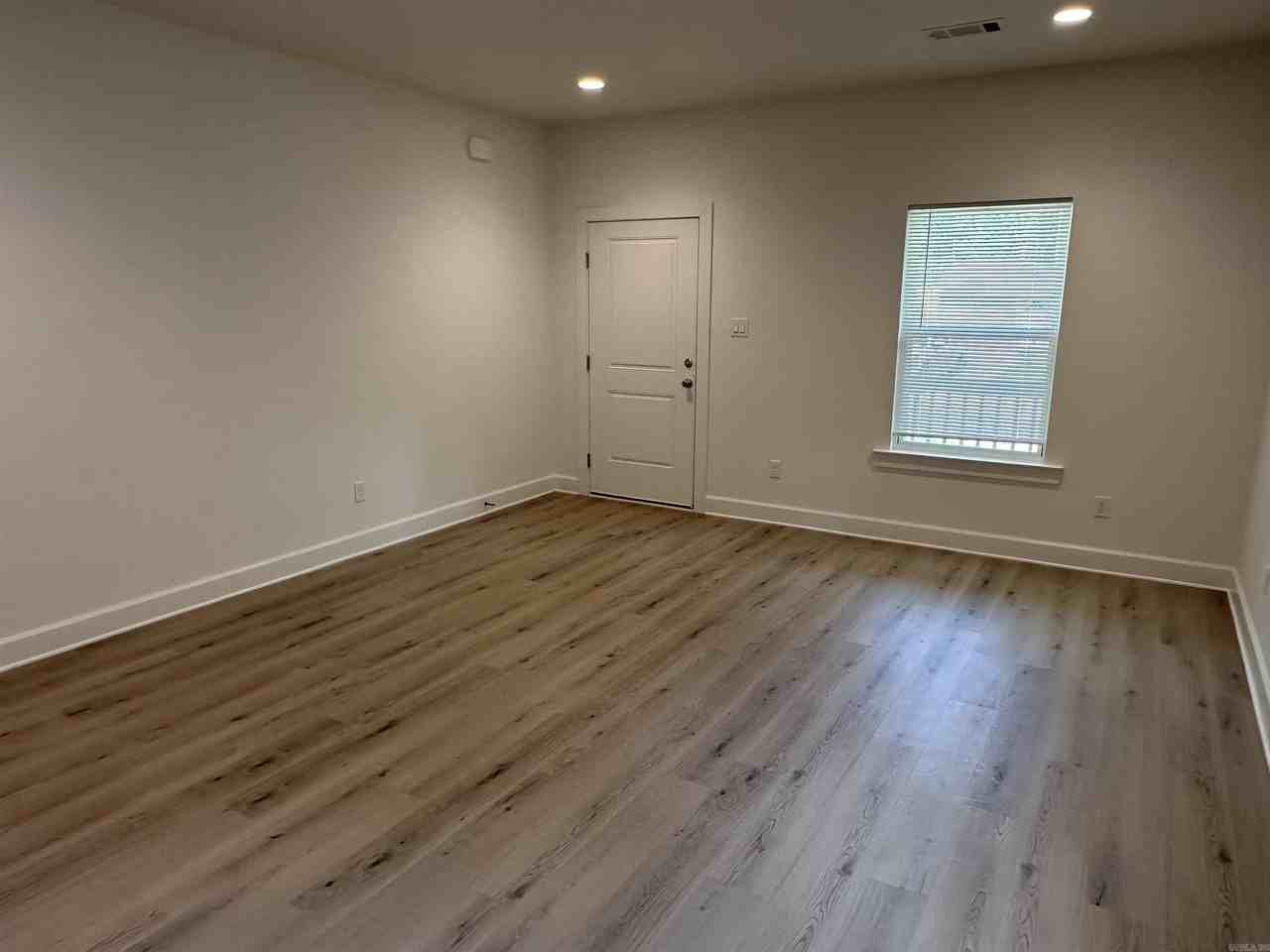 2218 Nichols Rd - Photo 6 of 35