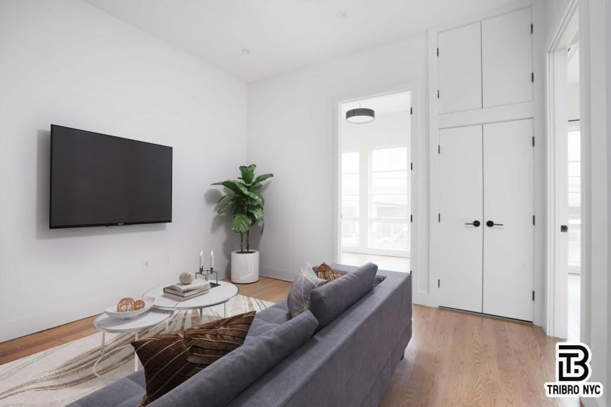 109 Bruckner Boulevard - Photo 4 of 8