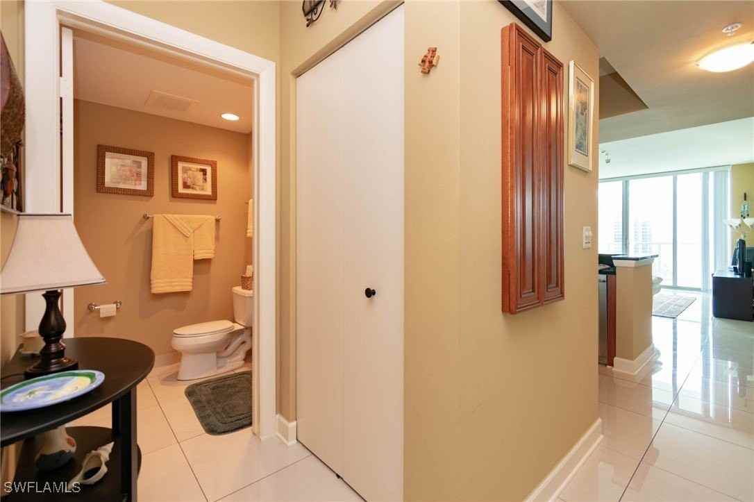 3000 Oasis Grand Boulevard #1406 - Photo 3 of 28