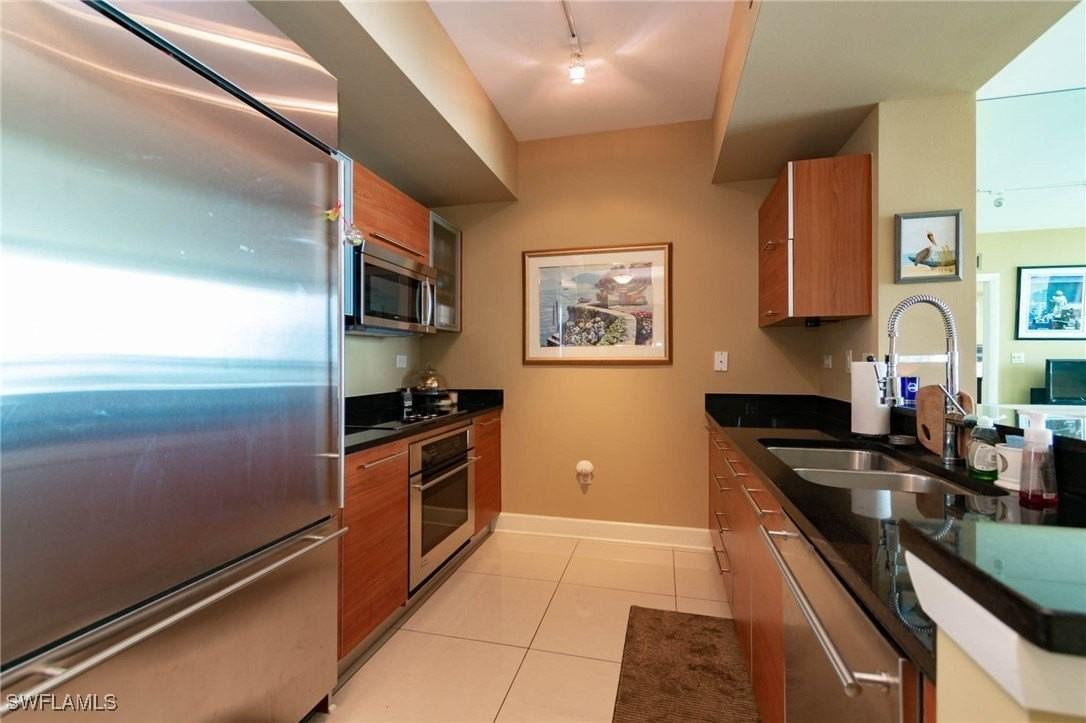 3000 Oasis Grand Boulevard #1406 - Photo 6 of 28