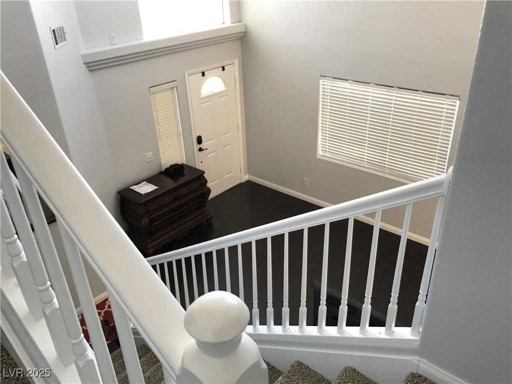 5423 Dancing Bear Dr - Photo 4 of 18