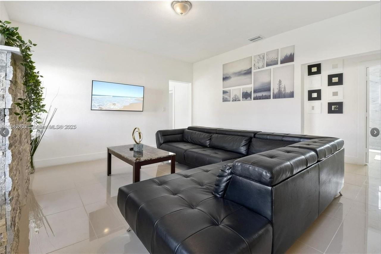 4508 Nw 1st Ave #4508 - Photo 3 of 15